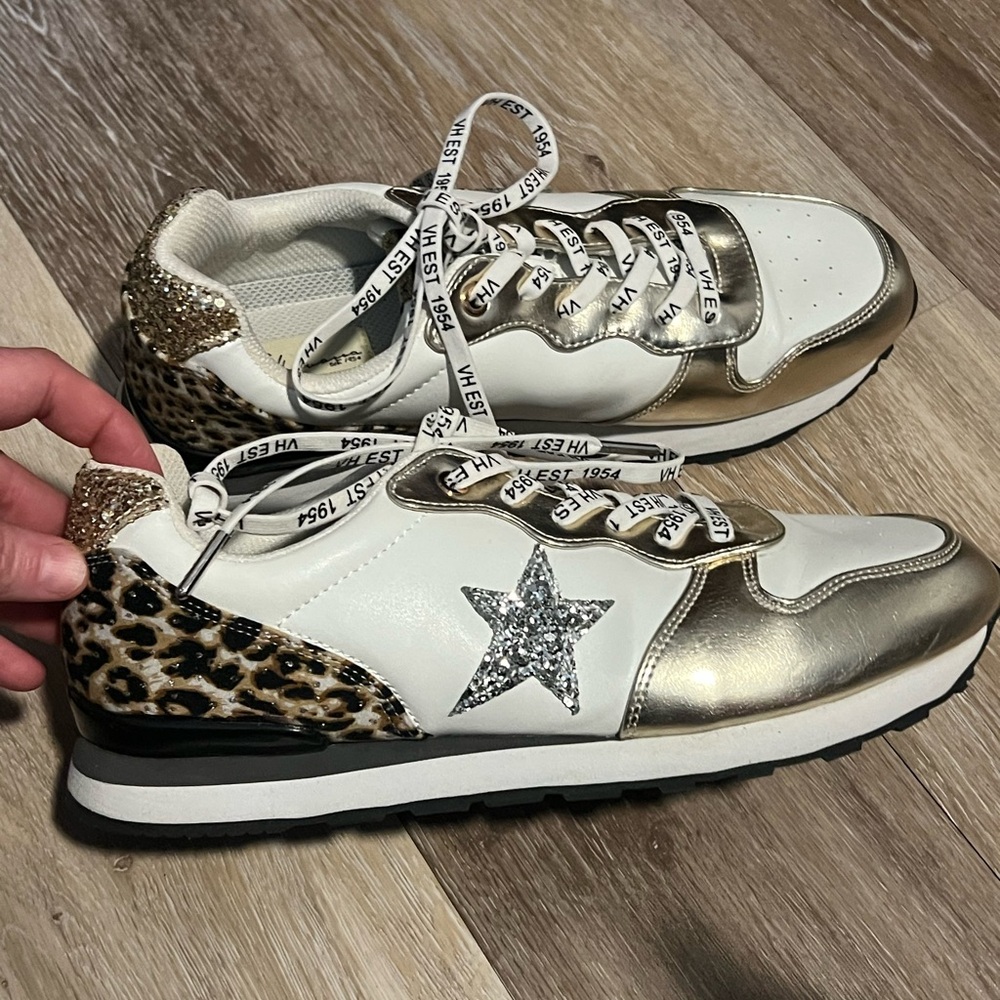 Like new vintage Havana • Stylish Gold and White Women's Sneakers • size 11